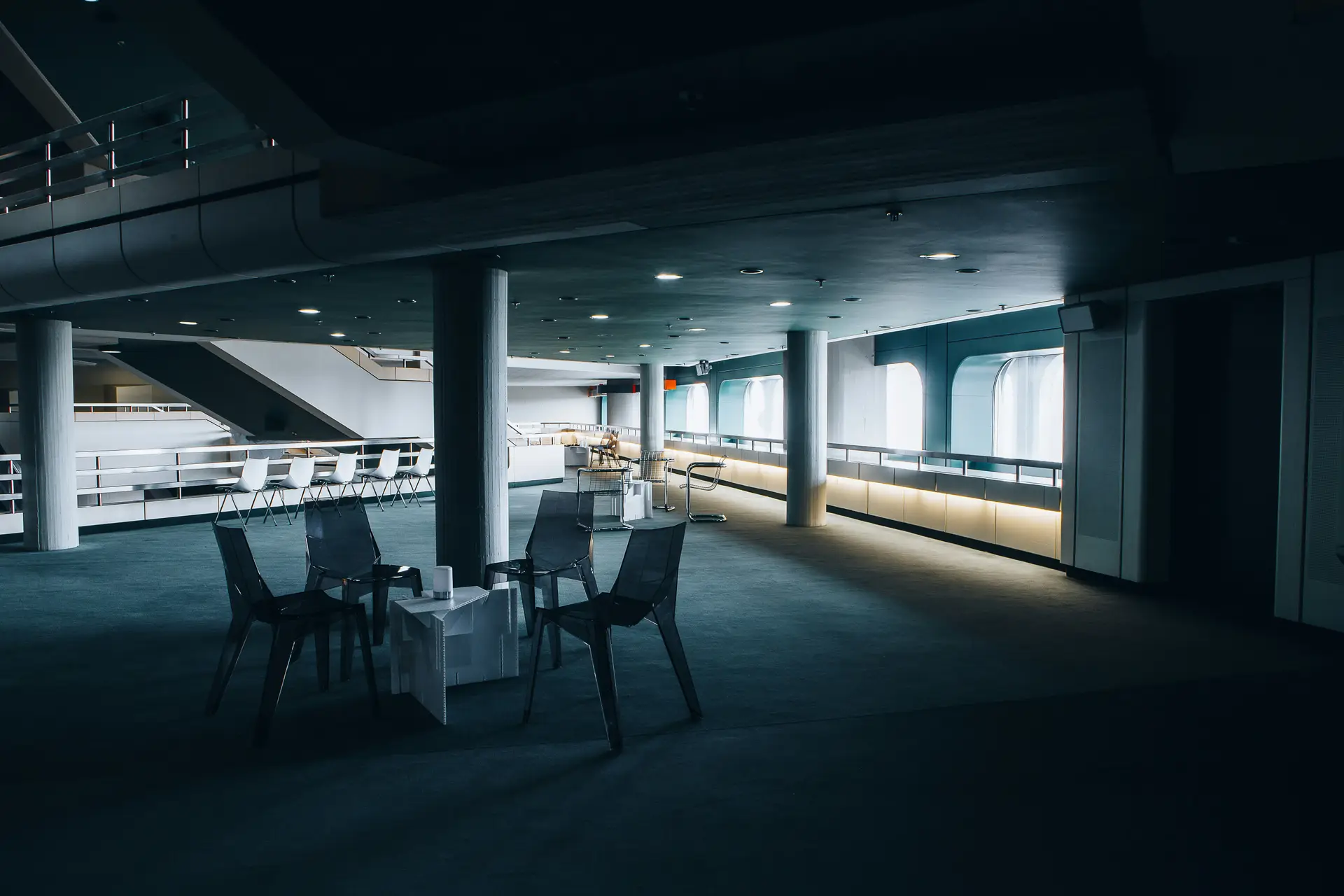 Luxuriöses Casino-Interieur bei Abenddämmerung